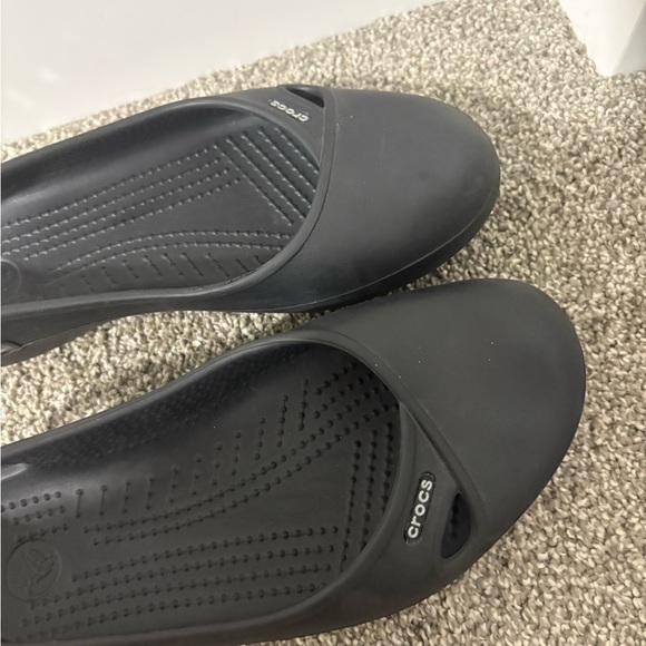 Crocs Jayna Sling Back Black Rubber Flat Sandal Gem on Strap Size 7 - Picture 5 of 13